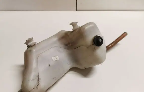 Mercedes-Benz E W211 Windshield washer fluid reservoir/tank 2118602260
