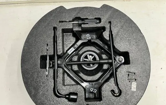 Hyundai Sonata Tool set 09149-3k300