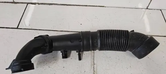 Citroen C4 Cactus Turbo air intake inlet pipe/hose 9807939780 81067R 1080087S02