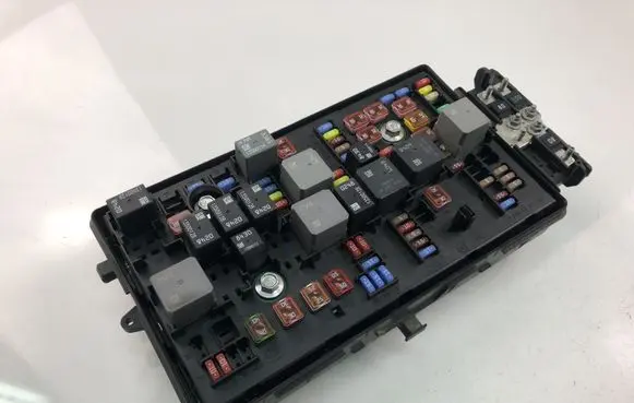 Opel Insignia A Fuse box set 13345496