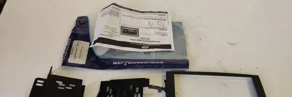 Hyundai Santa Fe Radio/GPS head unit trim 2DIN