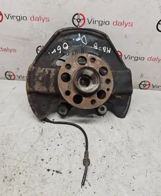 Mercedes-Benz B W245 Front wheel hub spindle knuckle