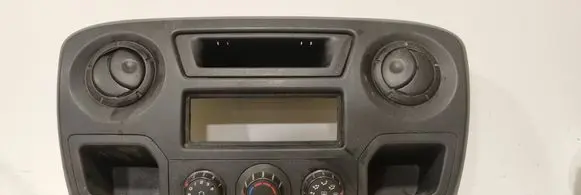 Renault Master III Dashboard center trim panel 682600025R