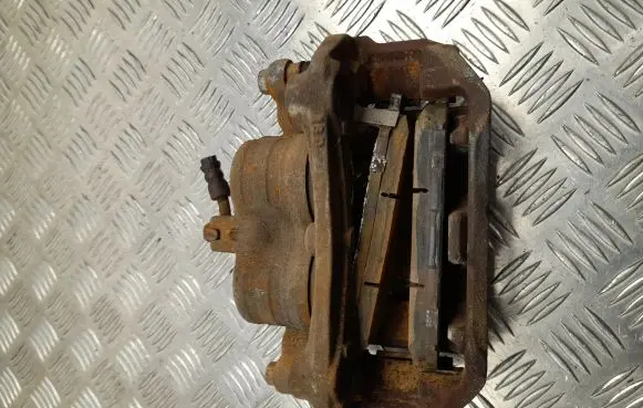 Nissan Leaf I (ZE0) Front brake caliper 16D
