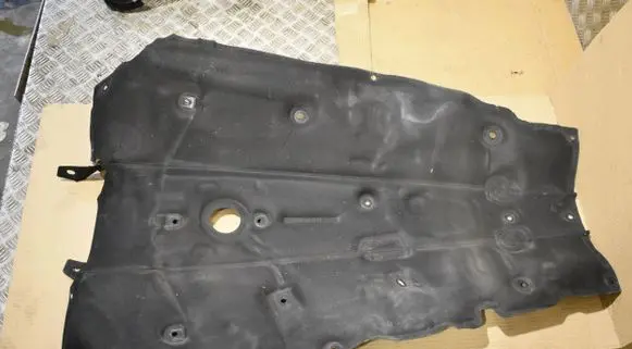 BMW 8 G15 Exhaust heat shield 7492427555525