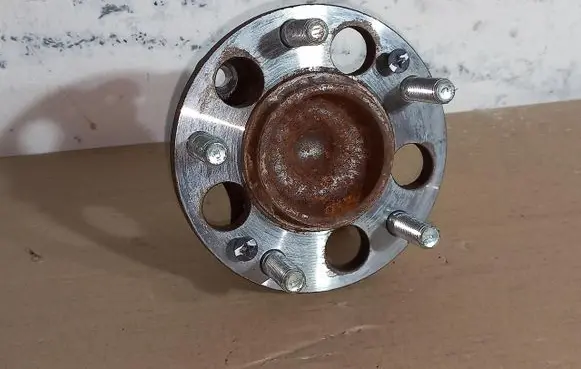 KIA Carens III Rear wheel bearing hub