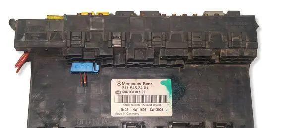 Mercedes-Benz E W211 Fuse module 2115453401 5DK00804721
