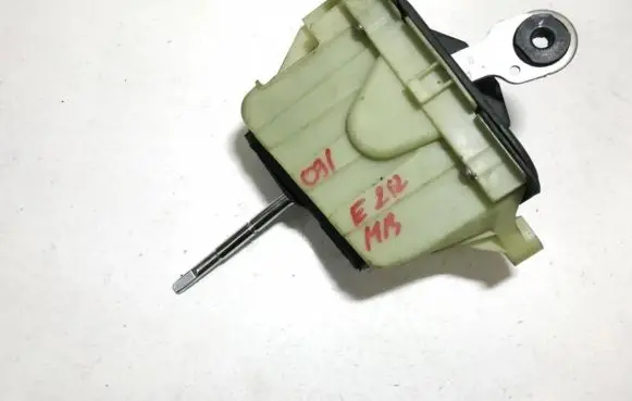Mercedes-Benz E W212 Gear shifter/selector a2042676324 121516729w46