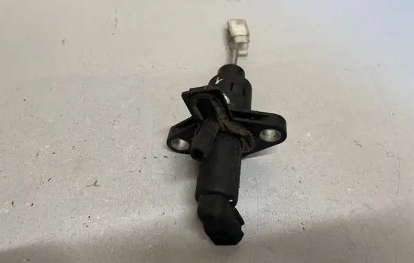 Clutch slave cylinder