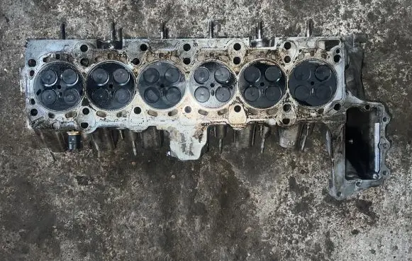 BMW 5 E39 Engine head 22468759