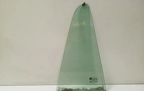 Opel Astra H Rear vent window glass 
