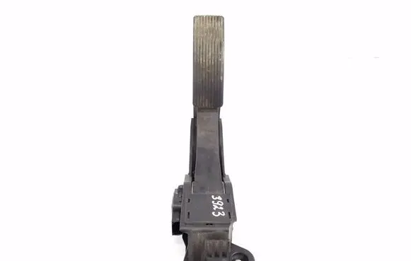 Mercedes-Benz ML W164 Accelerator throttle pedal A1643000004