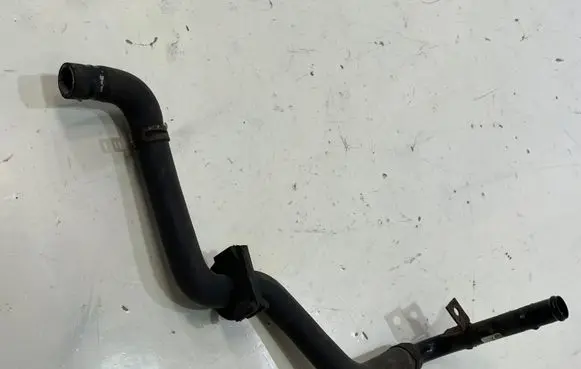 Volkswagen Touareg II Engine coolant pipe/hose