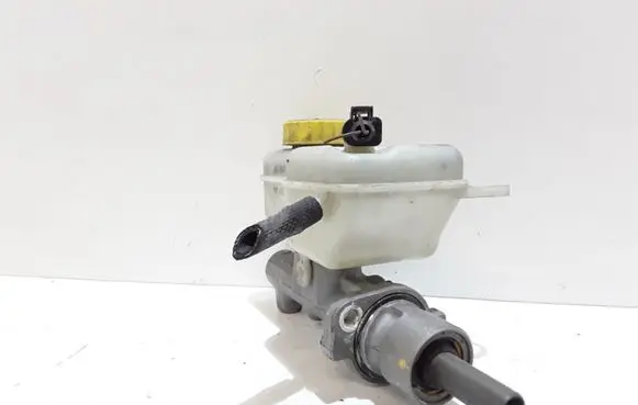 Skoda Fabia Mk1 (6Y) Master brake cylinder