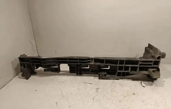 Radiator mount bracket
