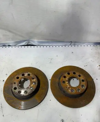 Volkswagen Golf VI Rear brake disc
