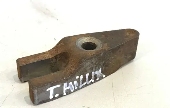 Toyota Hilux (AN120, AN130) Fuel Injector clamp holder