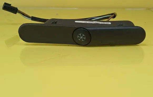 Opel Omega B1 Air conditioning (A/C) switch 