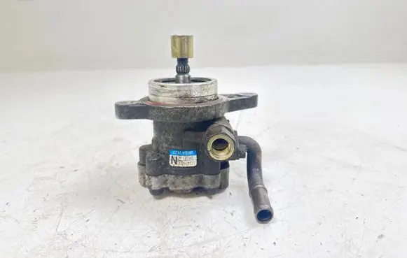 Nissan Primera Power steering pump 5M321 3Z241151