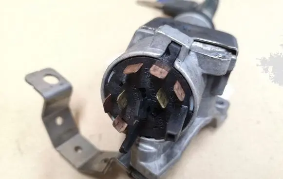 Seat Ibiza IV (6J,6P) Ignition lock 4B0905851