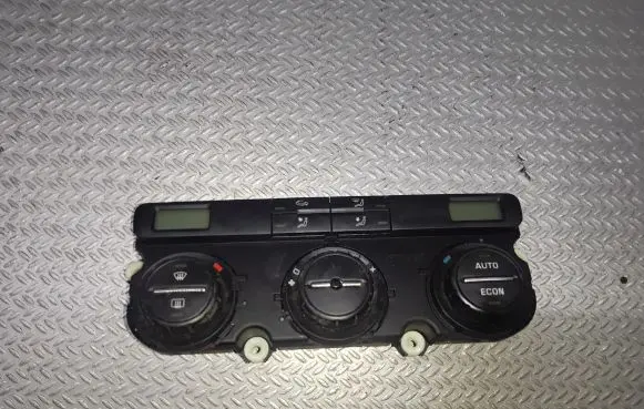 Skoda Octavia Mk2 (1Z) Climate control unit 74641440