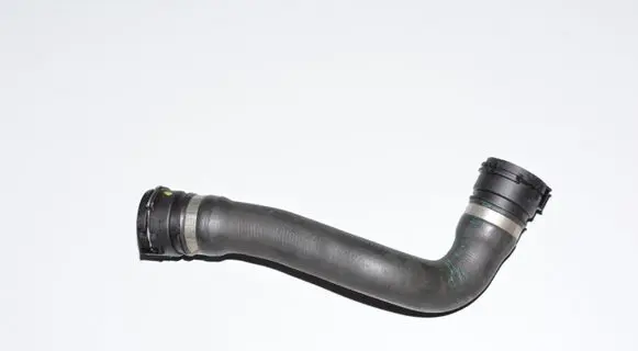 Coolant pipe/hose