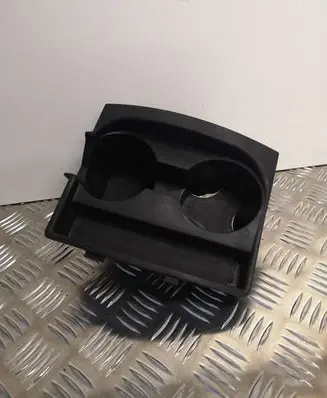 Cup holder front