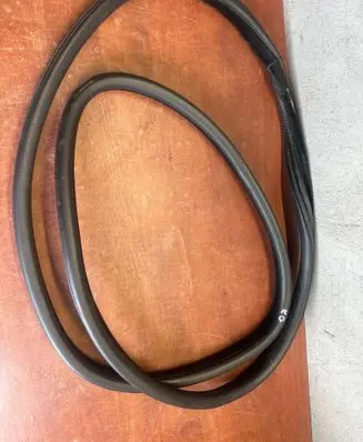 Rear door rubber seal (on body)