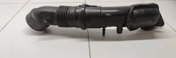 Peugeot 208 II Air intake hose/pipe 9833016780