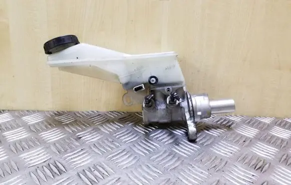 Nissan X-Trail T31 Master brake cylinder 0204223192