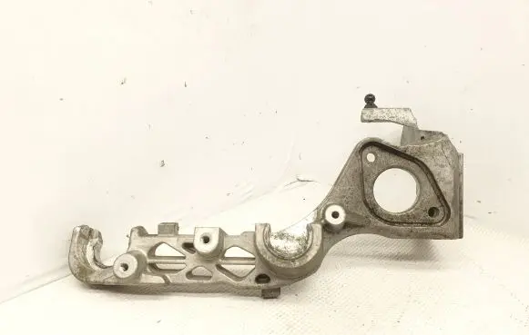 Mercedes-Benz C W205 Air filter cleaner box bracket assembly A6510940427