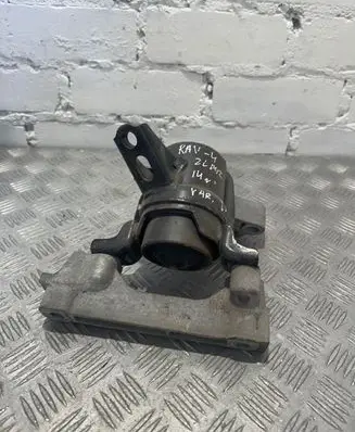 Engine mount bracket