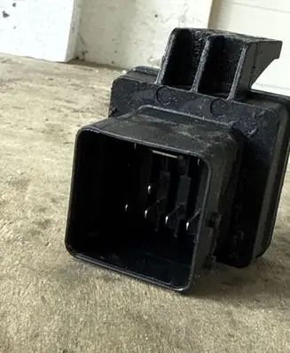 Nissan NV400 Glow plug pre-heat relay 110675590R 000101215