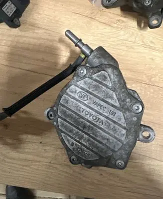 Toyota Corolla Verso AR10 Vacuum pump VAREC019S