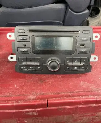 Dacia Dokker Radio/CD/DVD/GPS head unit 281155216RA AGC0060RFA 269779