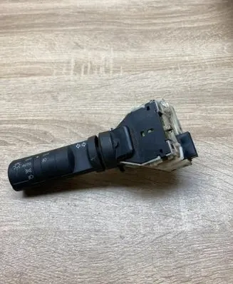 Nissan Qashqai Indicator stalk NILES14425