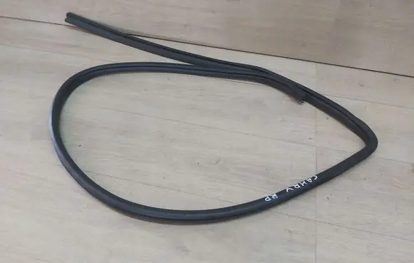 Toyota Camry Rubber seal sliding door (on door) 