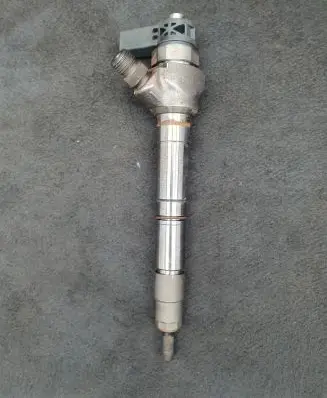 Audi A6 C7 Fuel injector 04L130277AE