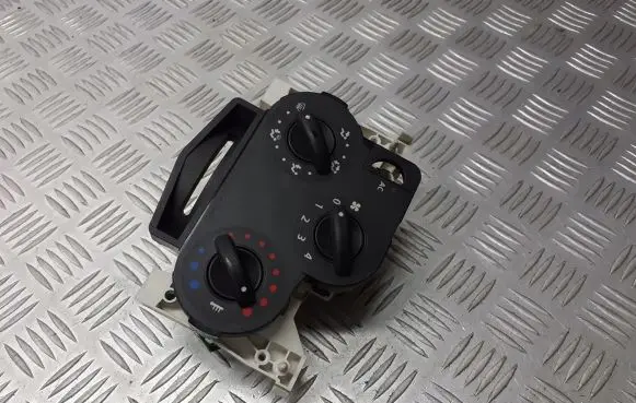 Dacia Logan I Interior fan control switch 