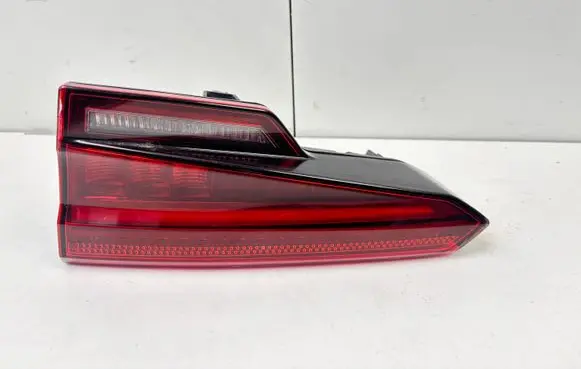 Tailgate rear/tail lights