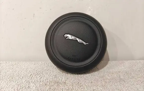 Jaguar XE Steering wheel airbag 0589P1000909 J9C3043B13BC8 TKDAB0075
