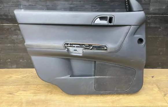 Volvo V50 Front door card panel trim 8679442