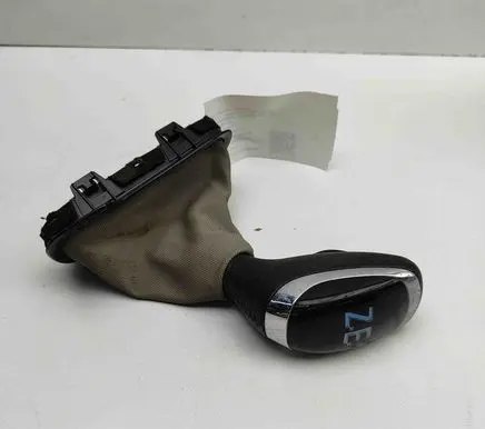 Renault Zoe Gear lever shifter trim leather/knob 969355271R