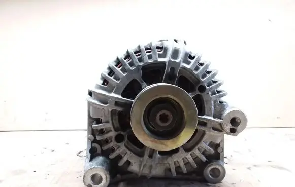 Toyota RAV 4 (XA40) Generator/alternator 8574045