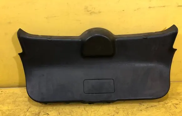 Nissan Juke I F15 Trunk/boot lower side trim panel 909011KBOA