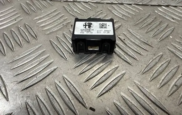 Alfa Romeo Stelvio Aerial antenna amplifier 0050543806