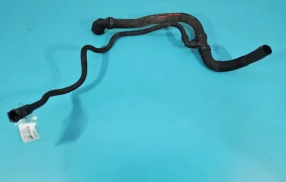 Engine coolant pipe/hose