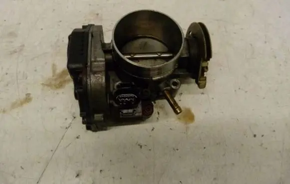Audi A6 S6 C5 4B Throttle valve 078133063AK