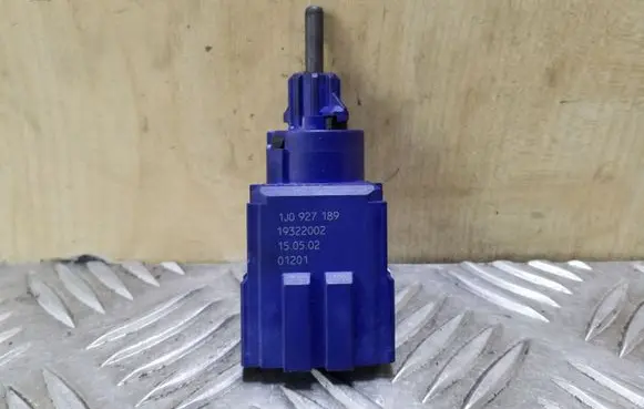 Clutch pedal sensor