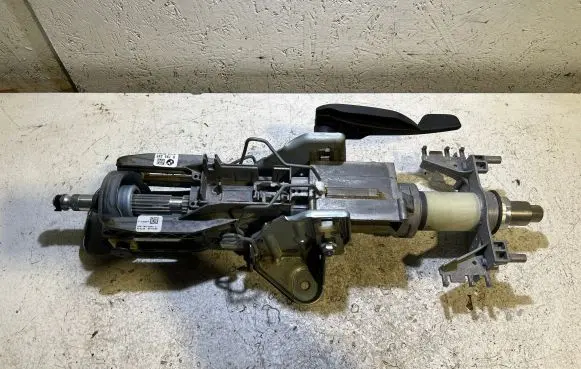 Steering wheel axle set